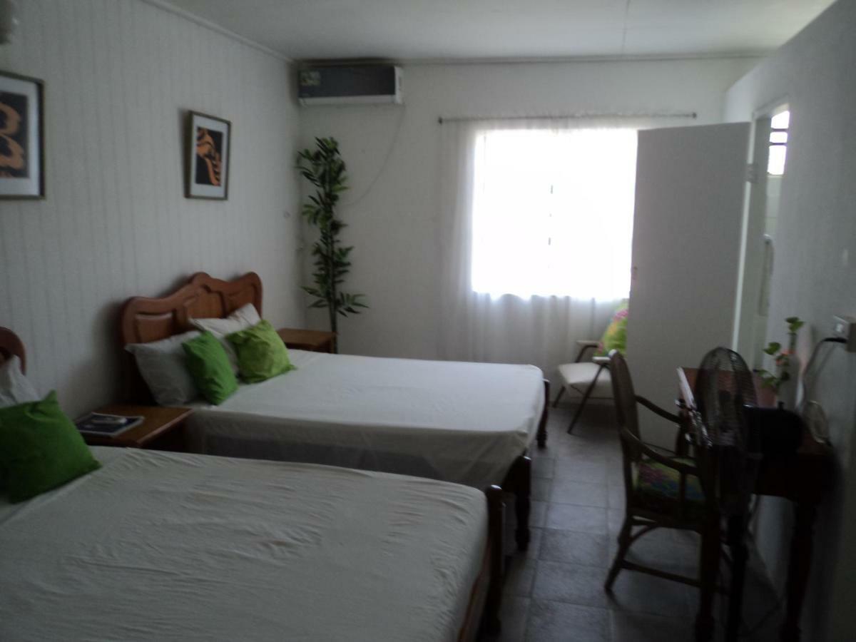The Clifton Hotel Saint Vincent Екстер'єр фото